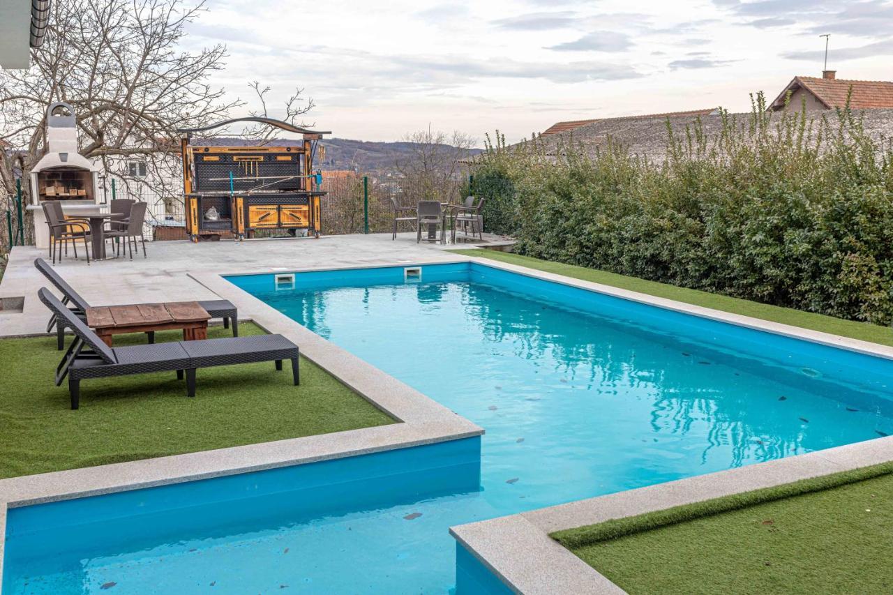 City Escape Luxury Villa Zuce Exterior foto